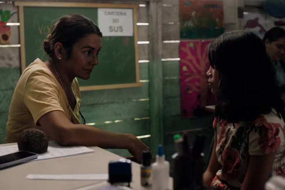 Dira Paes (Manas)